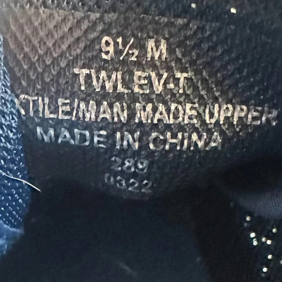 Tommy Hilfiger Lev Sneaker Tennis Shoes Navy Red White Casual Size 9.5 Women's - Picture 13 of 13